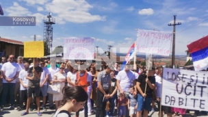Počeo protest Srba u Pasjanu